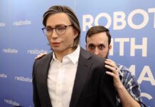 Найновіший людиноподібний робот від Realbotix: крок ближче до Незвичайної Долини