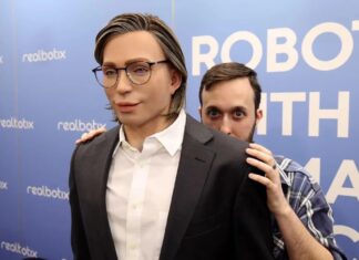 Nejnovější humanoidní robot Realbotix: Krok blíže k Uncanny Valley