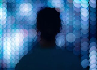 Небезпечна ілюзія свідомості штучного інтелекту: чому ми повинні припинити гуманізацію машин