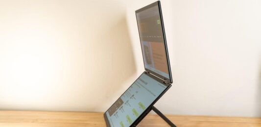 Minisforum MDSA156: Функціональне, але непримітне рішення з двома екранами