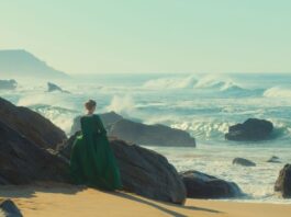 Портрет дівчинки у вогні: Сучасний шедевр доступний для безкоштовного перегляду