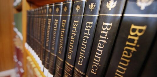 Britannica та Merriam-Webster подали до суду на OpenAI за порушення авторських прав