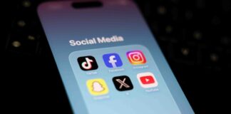 L’Austria si propone di vietare i social media per i minori di 14 anni: la tendenza globale accelera