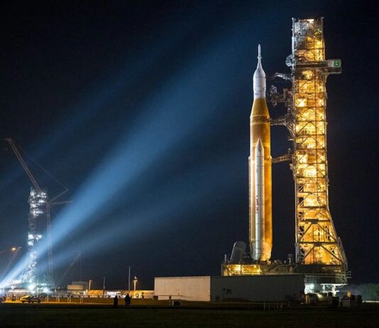 NASA Дає Зелене Світло Artemis II для Історичної Пілотованої Місії на Місяць