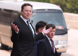 SpaceX виходить на біржу: Маск на шляху до трильйону
